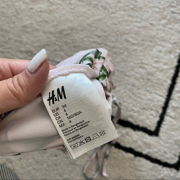 H&M Pink Floral Cutout Halter One Piece Swimsuit - Picture 6 of 8